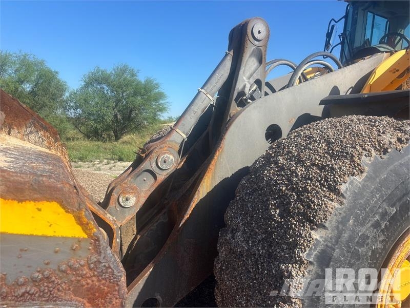 Volvo L220H Wheel Loader 轮式装载机