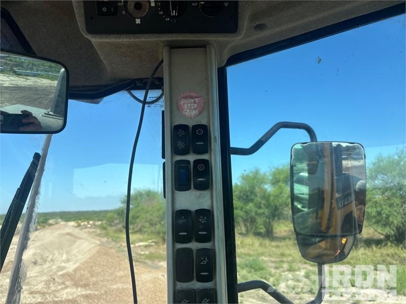 Volvo L220H Wheel Loader 轮式装载机