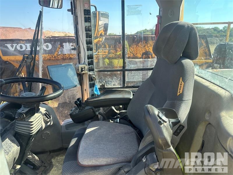 Volvo L220H Wheel Loader 轮式装载机