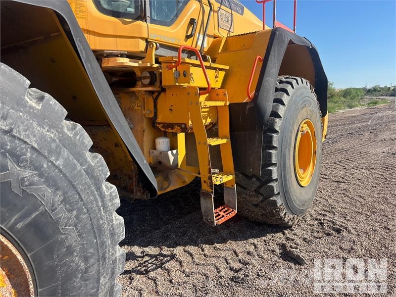 Volvo L220H Wheel Loader 轮式装载机