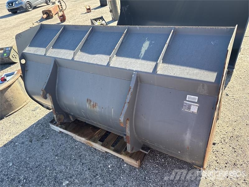 Volvo L35BKT1.2Y 79 in General Purpose Wheel Loader Buck دلاء