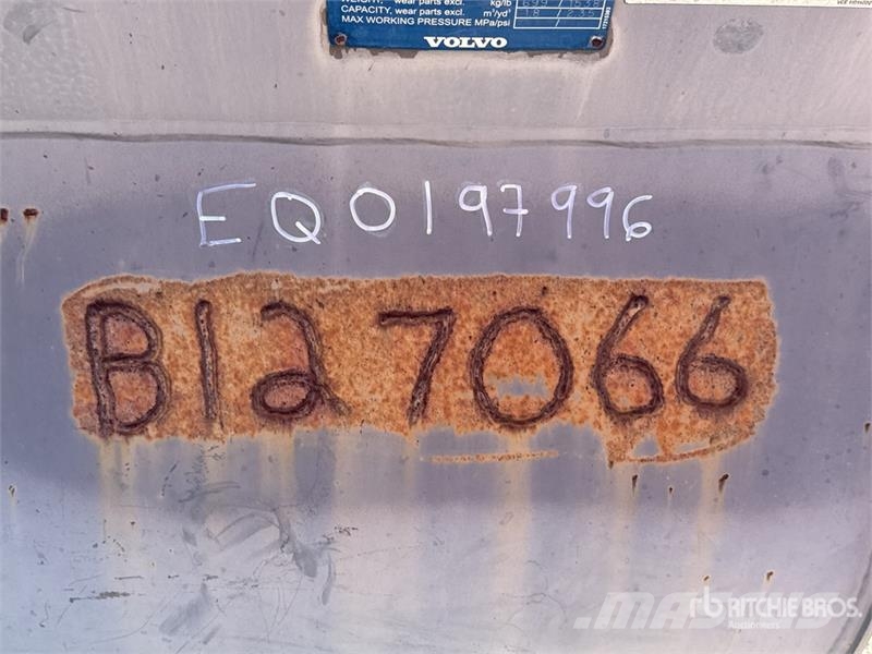 Volvo L60BKT2.4 98 in General Purpose Wheel Loader Bucke دلاء
