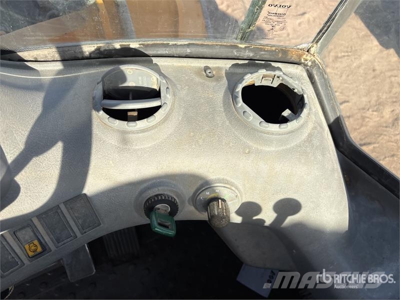 Volvo L60E Wheel Loader Gumikerekes homlokrakodók