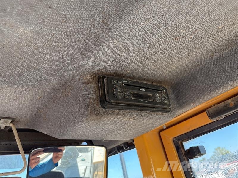 Volvo L60E Wheel Loader Gumikerekes homlokrakodók