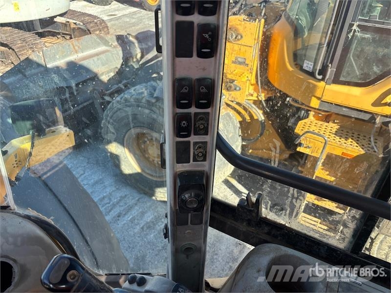Volvo L90G Wheel Loader 휠로우더
