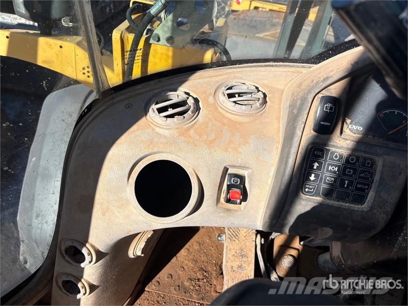 Volvo L90G Wheel Loader 휠로우더
