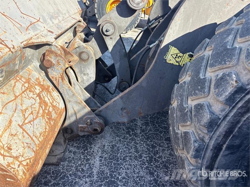 Volvo L90G Wheel Loader 휠로우더