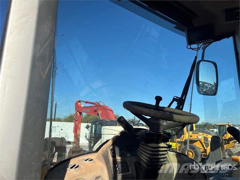Volvo L90G Wheel Loader 휠로우더