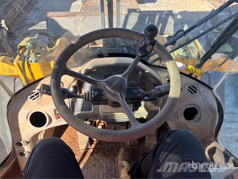 Volvo L90G Wheel Loader 휠로우더