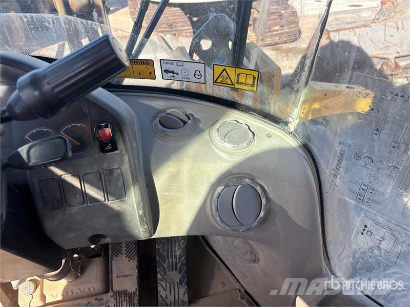 Volvo L90G Wheel Loader 휠로우더