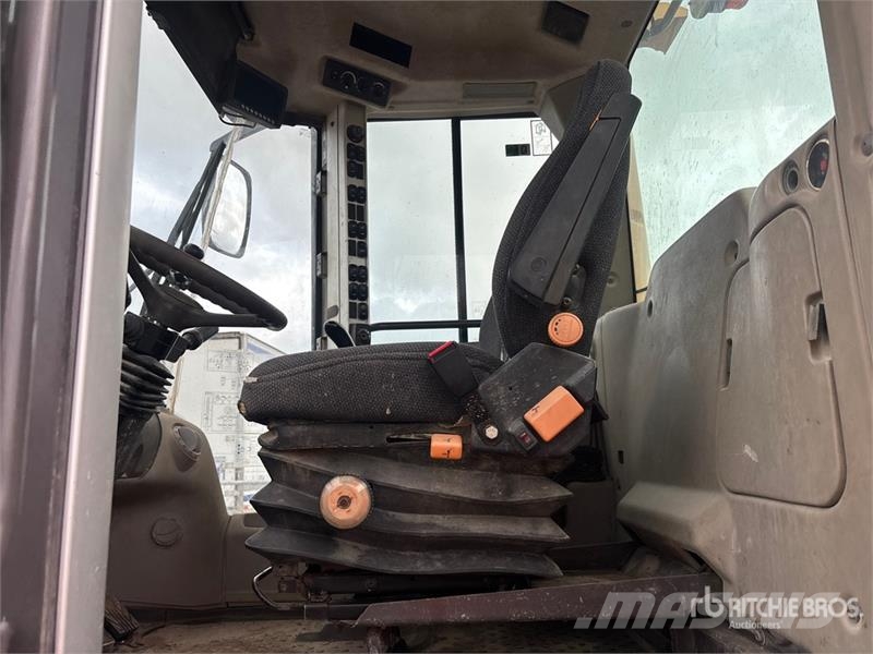 Volvo L90G Wheel Loader 휠로우더