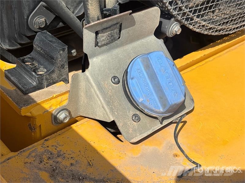 Volvo L90H Wheel Loader 휠로우더