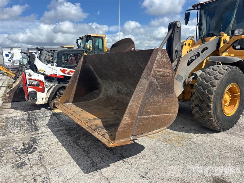 Volvo L90H Wheel Loader 휠로우더