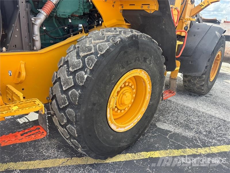 Volvo L90H Wheel Loader 휠로우더