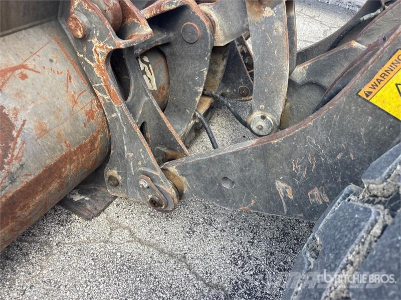 Volvo L90H Wheel Loader 휠로우더