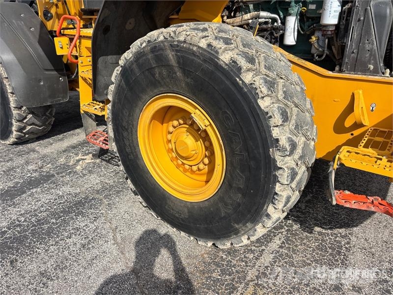 Volvo L90H Wheel Loader 휠로우더