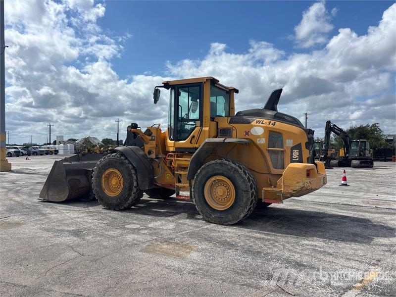 Volvo L90H Wheel Loader 휠로우더