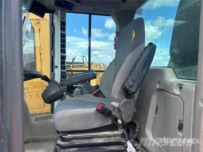Volvo L90H Wheel Loader 휠로우더