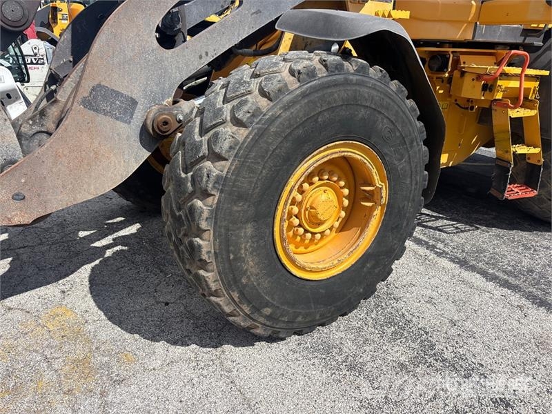 Volvo L90H Wheel Loader 휠로우더