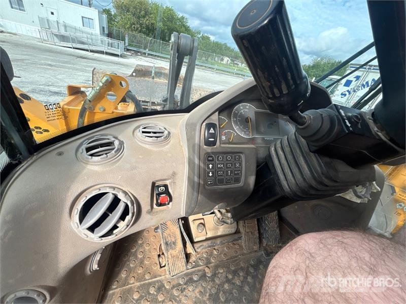 Volvo L90H Wheel Loader 휠로우더