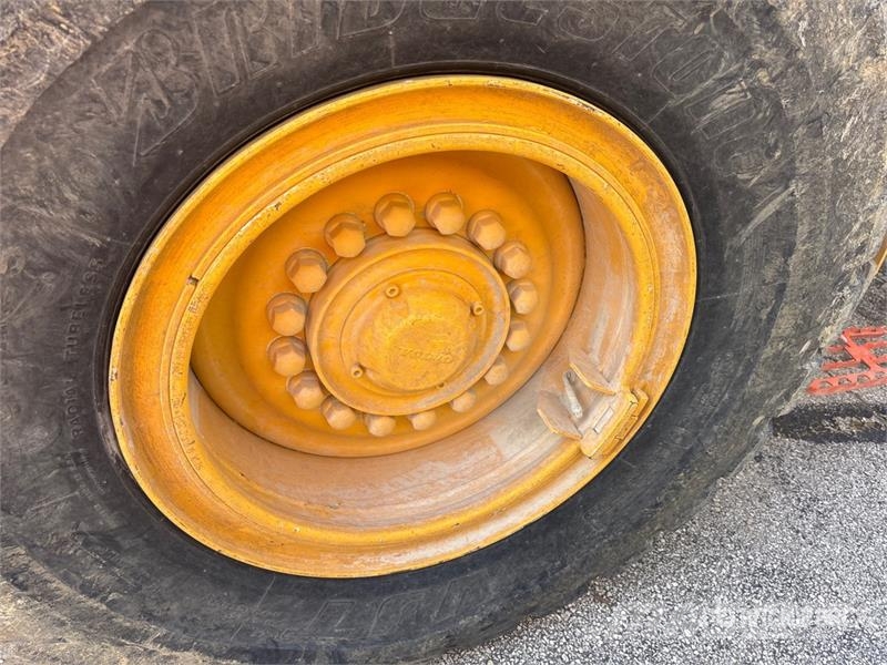 Volvo L90H Wheel Loader 휠로우더