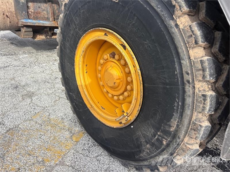 Volvo L90H Wheel Loader 휠로우더
