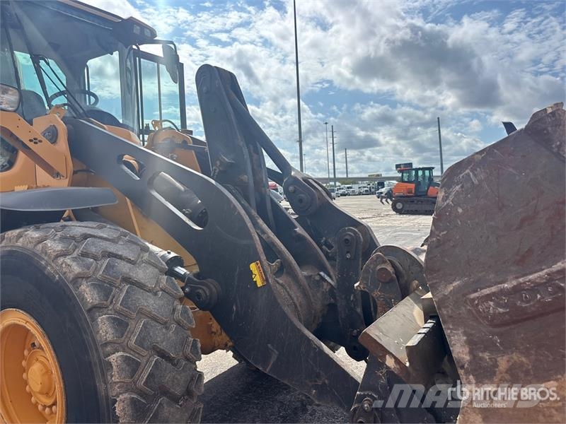 Volvo L90H Wheel Loader 휠로우더