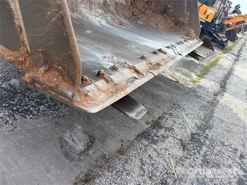 Volvo L90H Wheel Loader 휠로우더