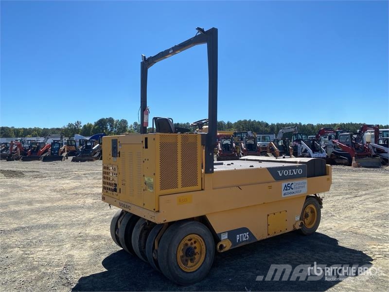 Volvo PT125 Bandenwalsen
