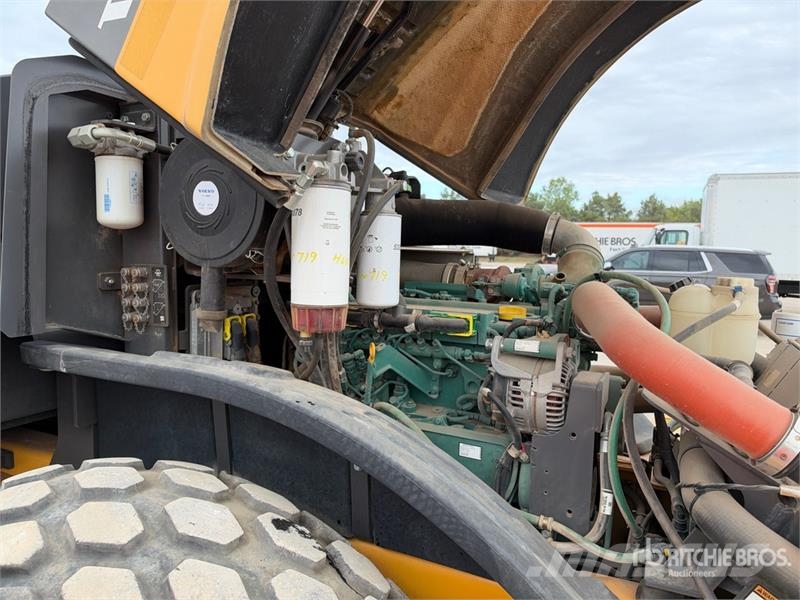 Volvo SD115 Smooth Drum Compactor Грунтовые катки