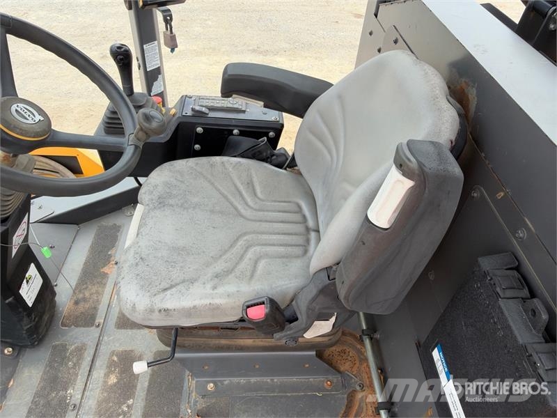Volvo SD115 Smooth Drum Compactor Грунтовые катки