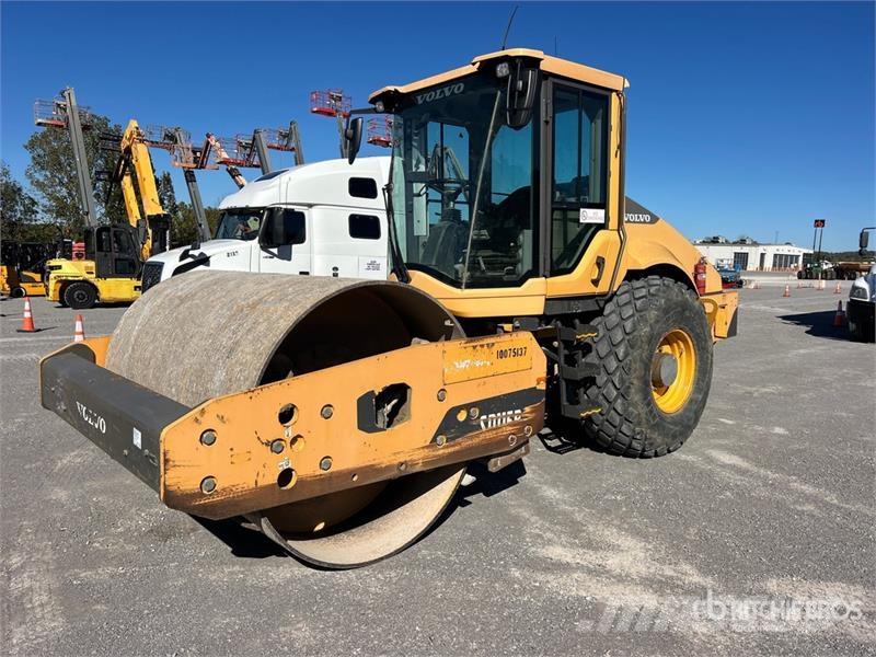 Volvo SD115B Smooth Drum Compactor 单轮压路机