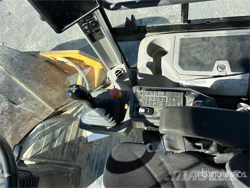 Volvo SD115B Smooth Drum Compactor 单轮压路机