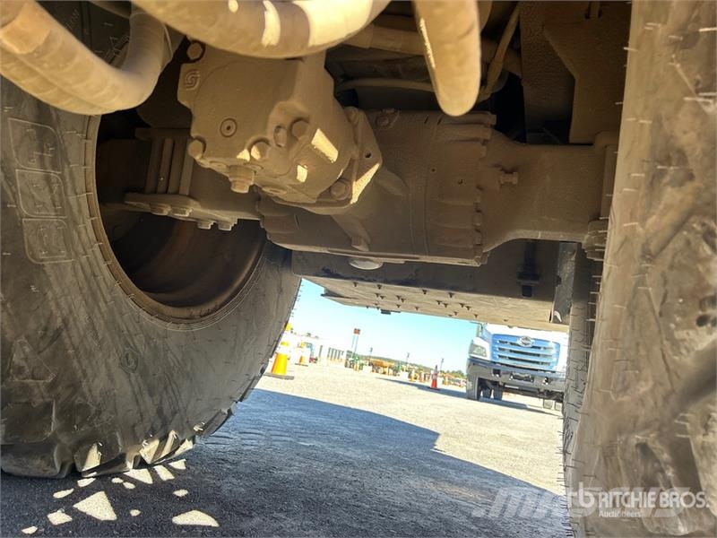 Volvo SD115B Smooth Drum Compactor 单轮压路机