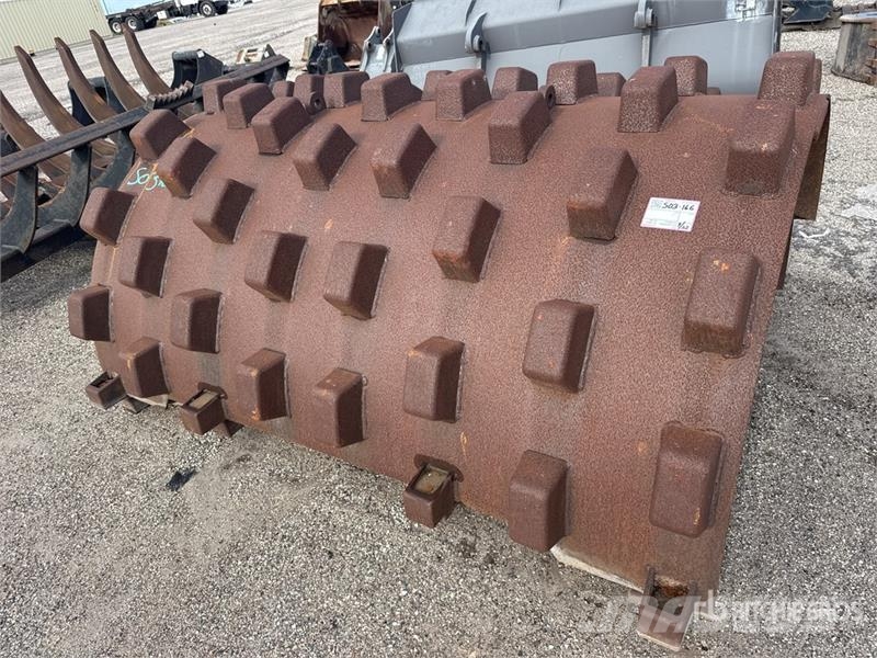 Volvo SD115PAD 85 in Padfoot Shell Kit ロードローラー