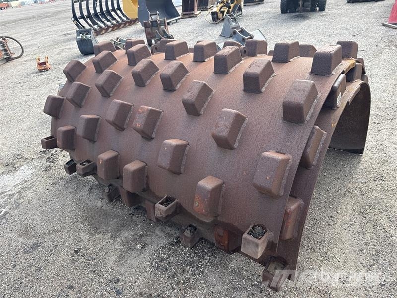 Volvo SD115PAD 85 in Padfoot Shell Kit ロードローラー