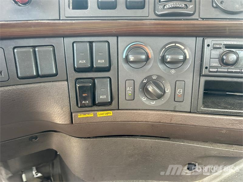 Volvo VAH Camiones portavehículos