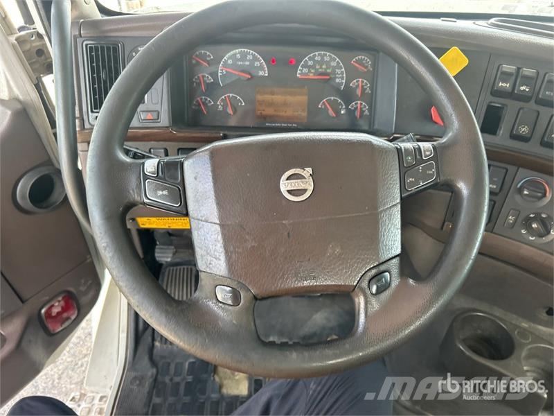 Volvo VAH Camiones portavehículos