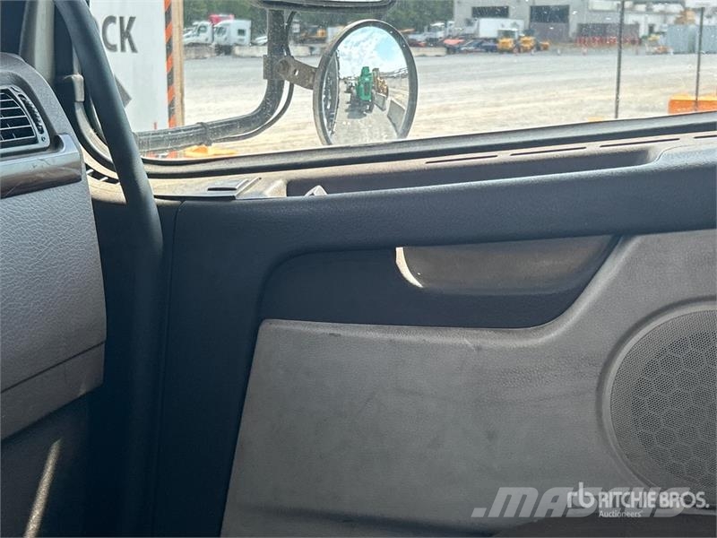 Volvo VAH Camiones portavehículos