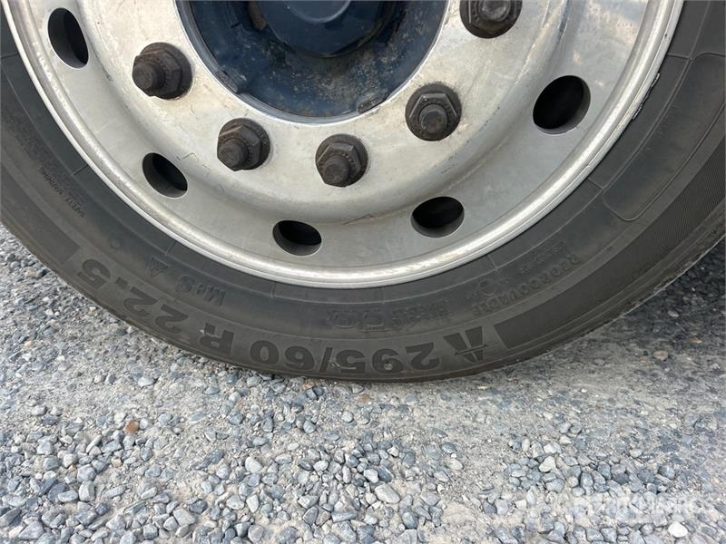 Volvo VAH Camiones portavehículos