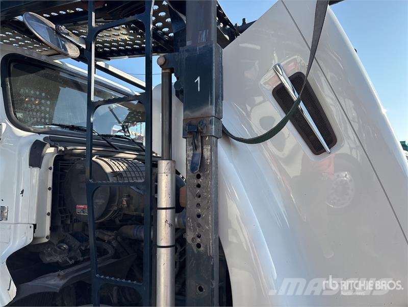 Volvo VAH Autotransportere / Knæklad