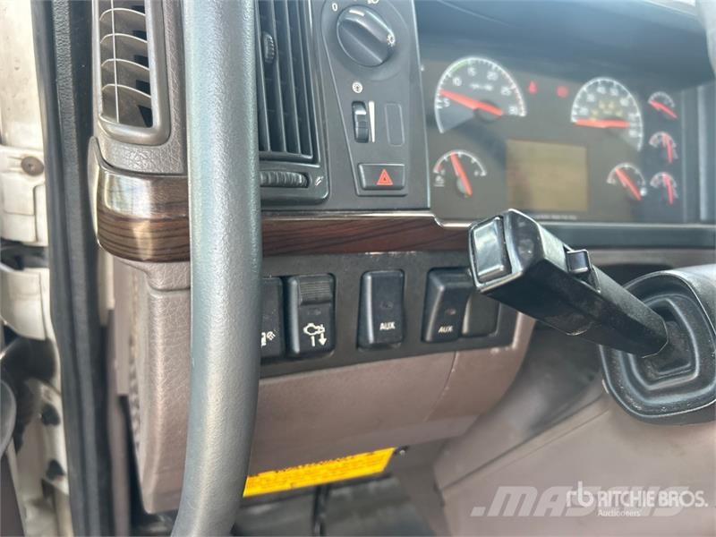 Volvo VAH Camiones portavehículos