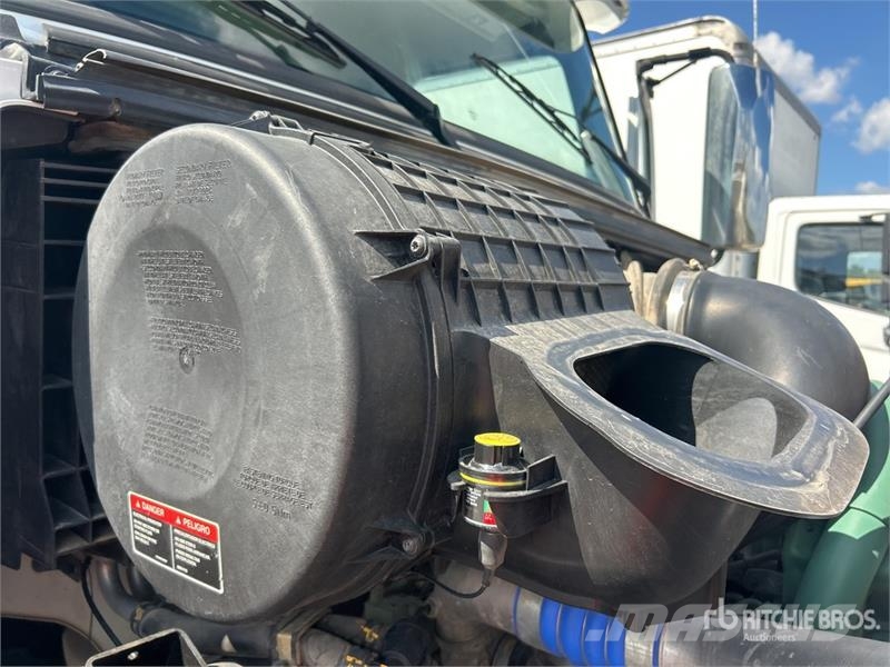 Volvo VHD Kipper