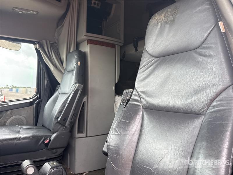 Volvo VN Tractor Units