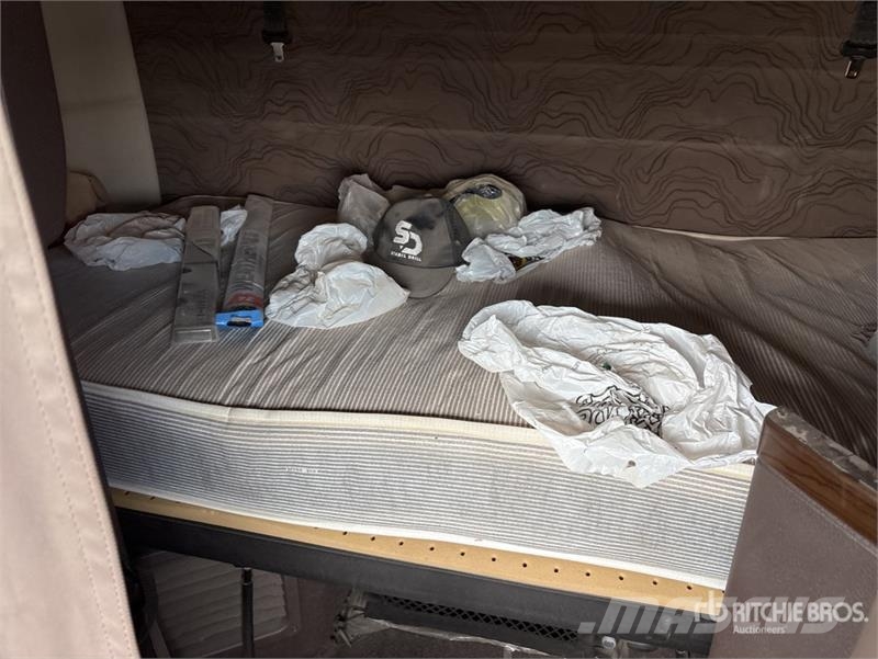 Volvo VNL Vetopöytäautot