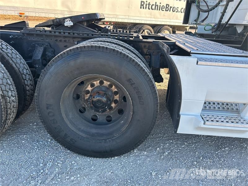 Volvo VNL Sattelzugmaschinen
