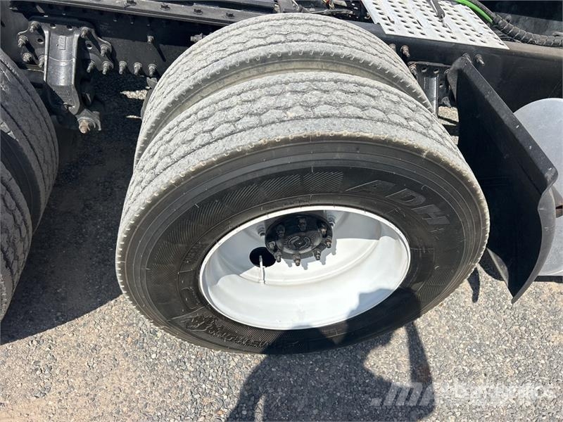 Volvo VNL Trekkers