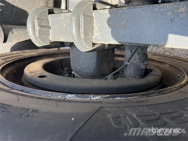 Volvo VNL Vetopöytäautot