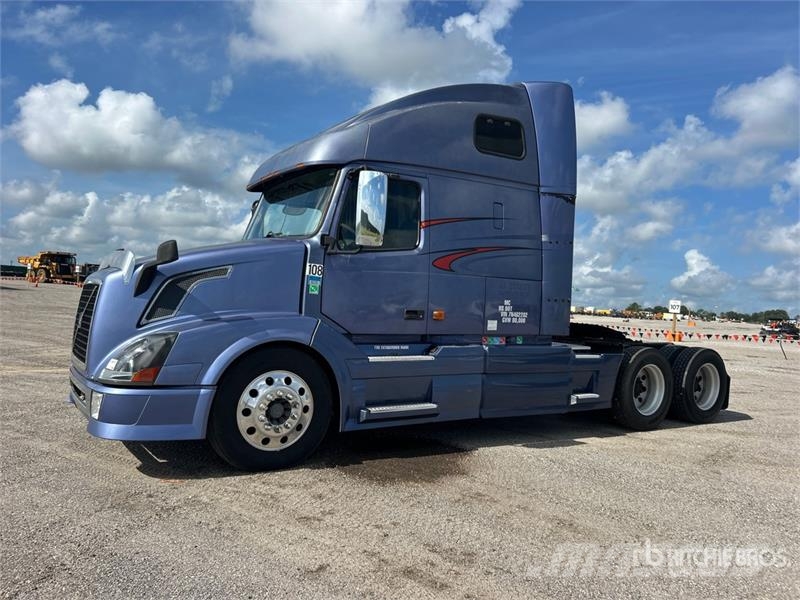 Volvo VNL Sattelzugmaschinen