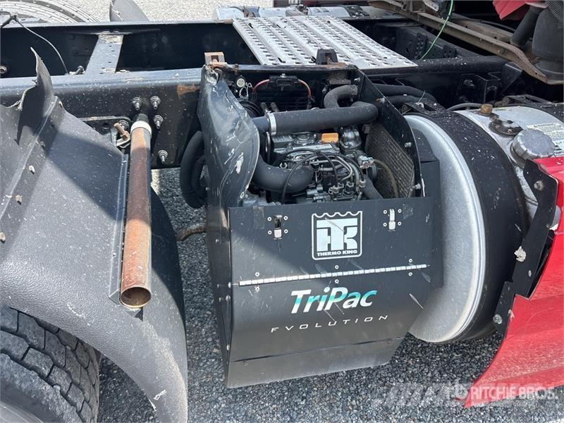 Volvo VNL 中古トラクターヘッド | トレーラーヘッド